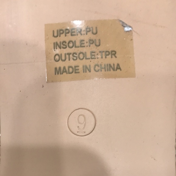 YELLOW GOLD SIZE 9 NWOTTan soles w all LUCIOUS GOLD! - Picture 4 of 8